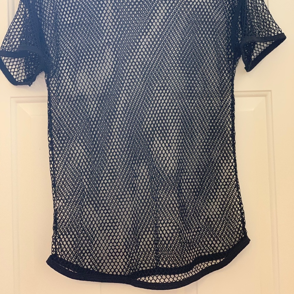 Mesh T - Picture 3 of 3